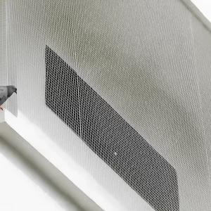 Rete voliera su misura per protezione da piccioni e uccelli