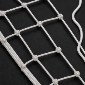 Dettaglio della maglia quadrata 130 × 130 mm con nodo, filo da 4 mm, bordatura e corda di aggancio