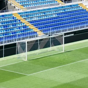 Rete porta calcio Basic in polietilene ad alta densità.