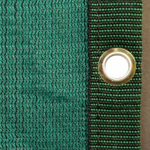 Telo ombreggiante verde con occhiello in ottone e bordatura rinforzata – copertura 70%